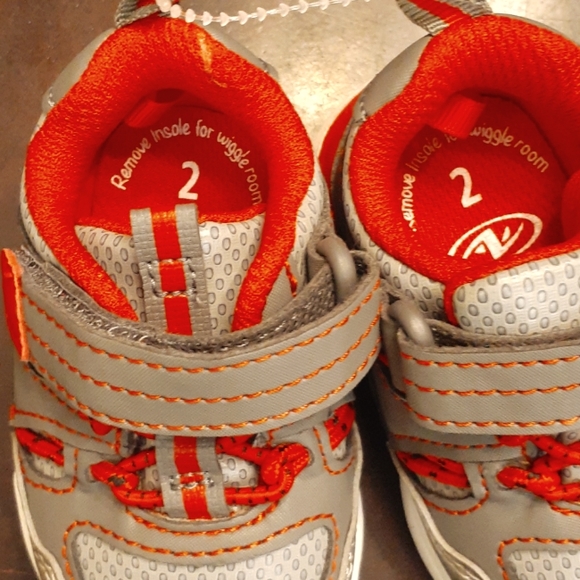 Infant shoes size 2 - Picture 4 of 5